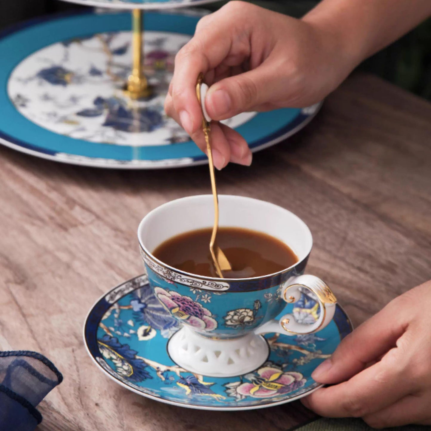 Floral Bone China Tea Set, Exquisite Porcelain Tea Cup and Saucer Set with Teapot, Creamer, Sugar Bowl for 6, Luxury Gold-Accented Afternoon Tea Sets for Adults