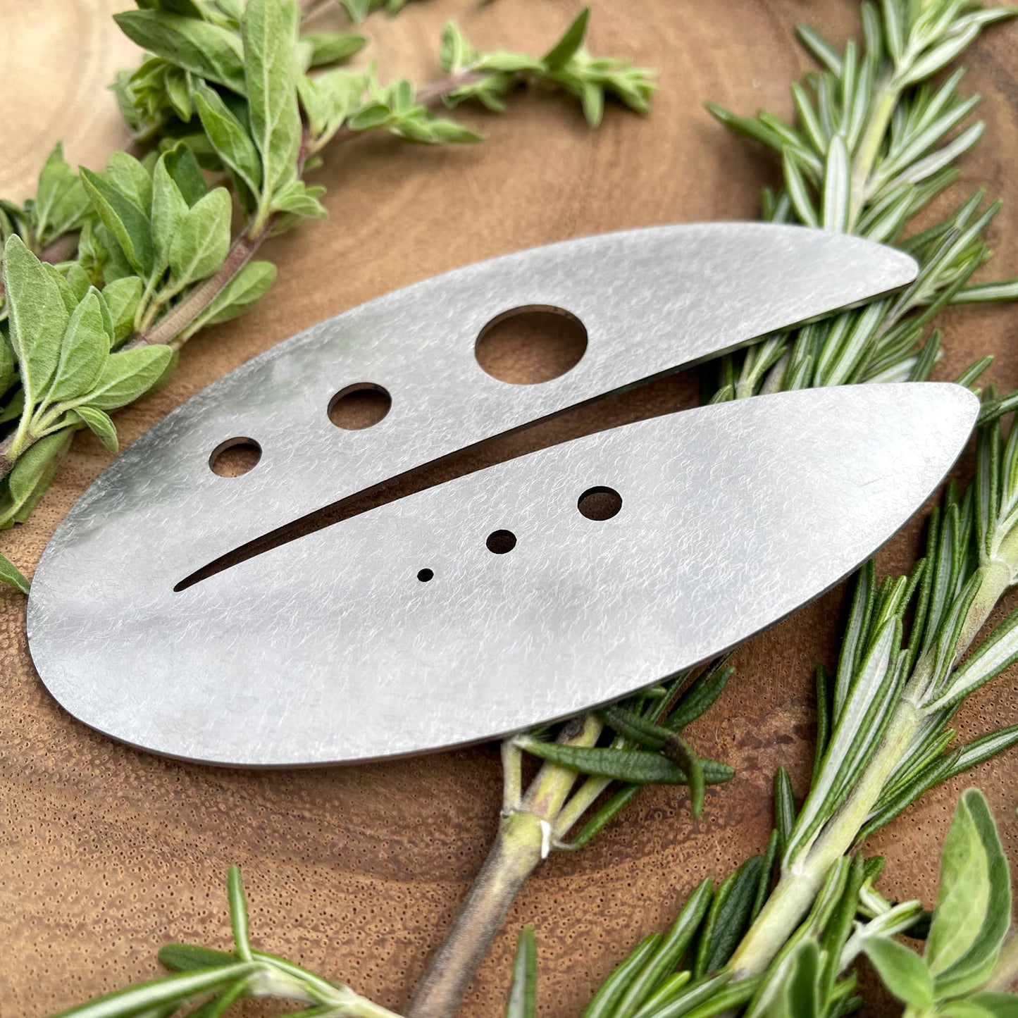 Raw Rutes Kale Razor - Kale and Herb Stripping Tool - Made in the USA from Stainless Steel - Perfect for removing stems from Herbs & Kale