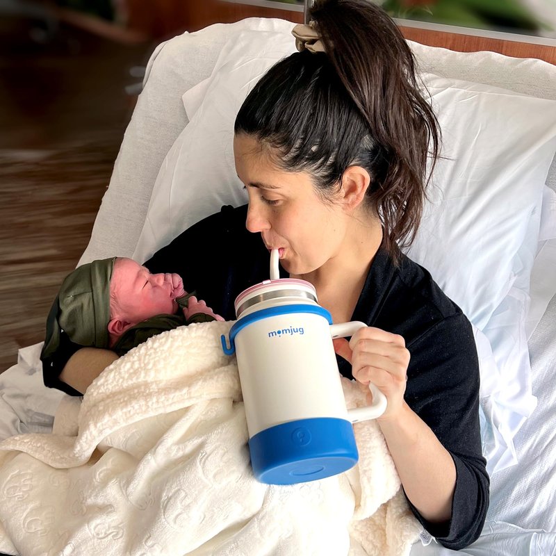 momjug Hydration Water Bottle for Moms 50oz (With Indicator, Pink)