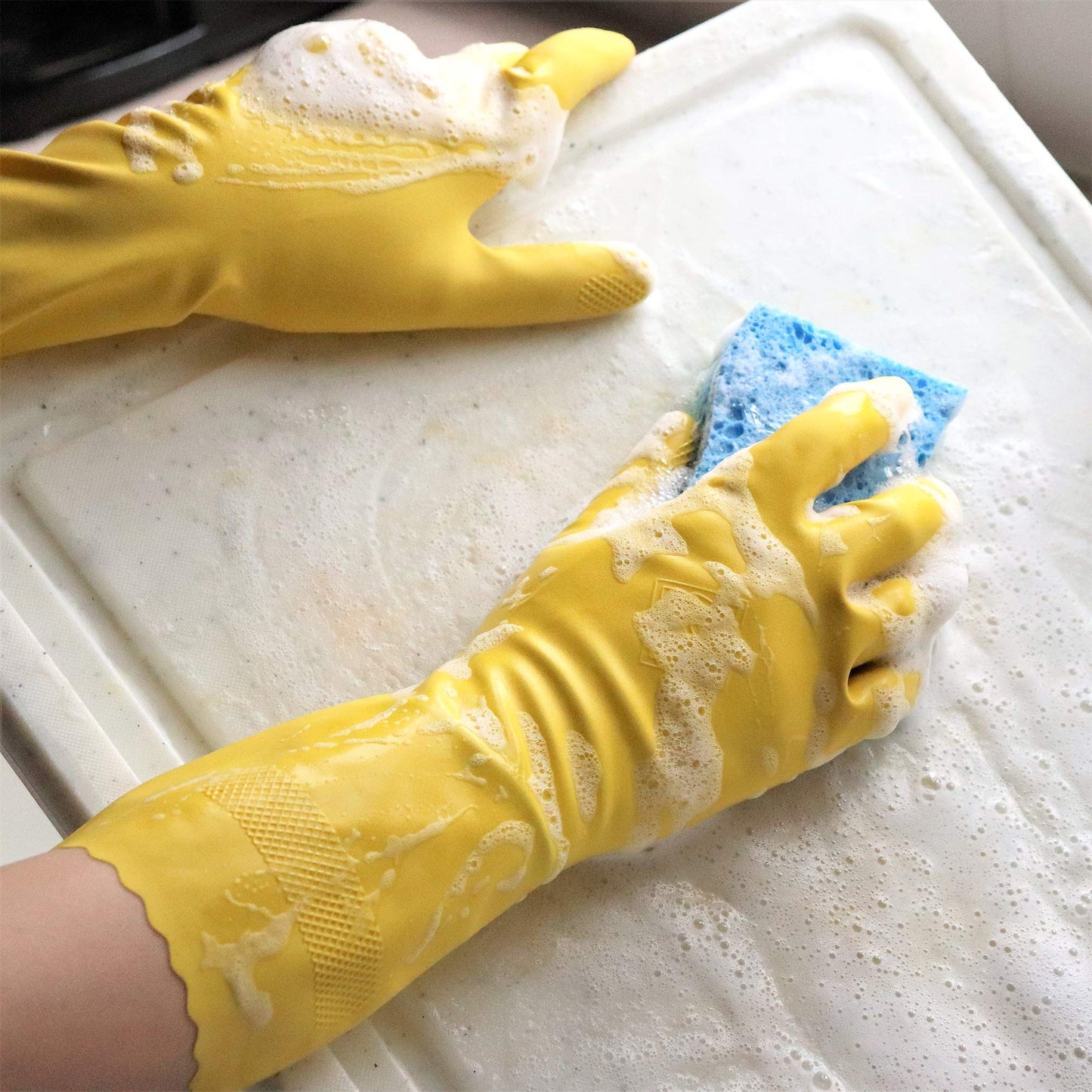 Playtex HandSaver Reuseable Rubber Cleaning Gloves (Medium, 6 Pairs), Everyday Protection Reusable Household Gloves,6 Count (Pack of 1)