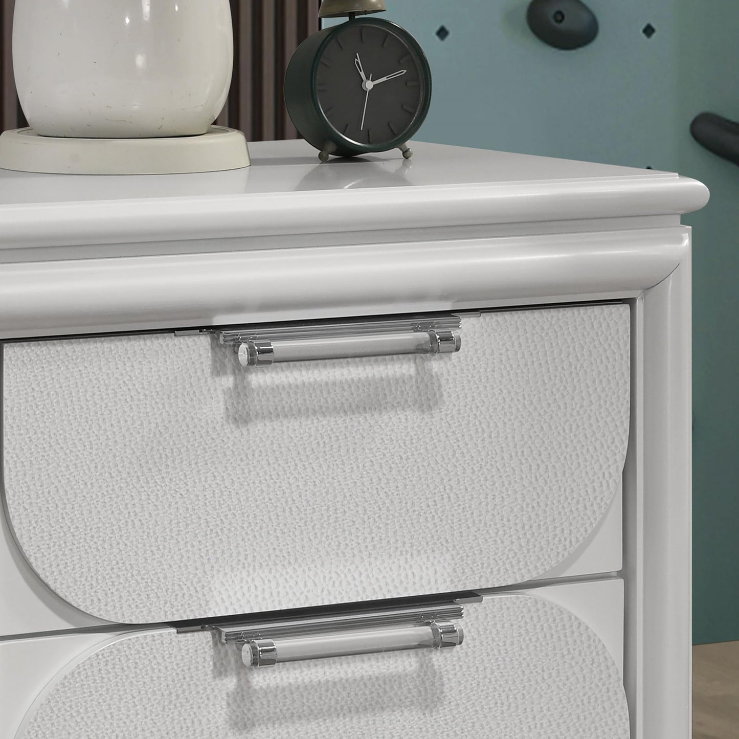 Furniture of America Leila Modern Solid Wood 22.5-inch 2-Drawer Nightstand with Embossed Panels, Metal Glide and Acrylic Handles, Easy Assembly Required for Bedroom, Guest Room, Pearl White