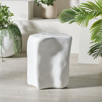 SAFAVIEH Couture Collection Wynnona Contemporary White Concrete Accent Table (Fully Assembled)