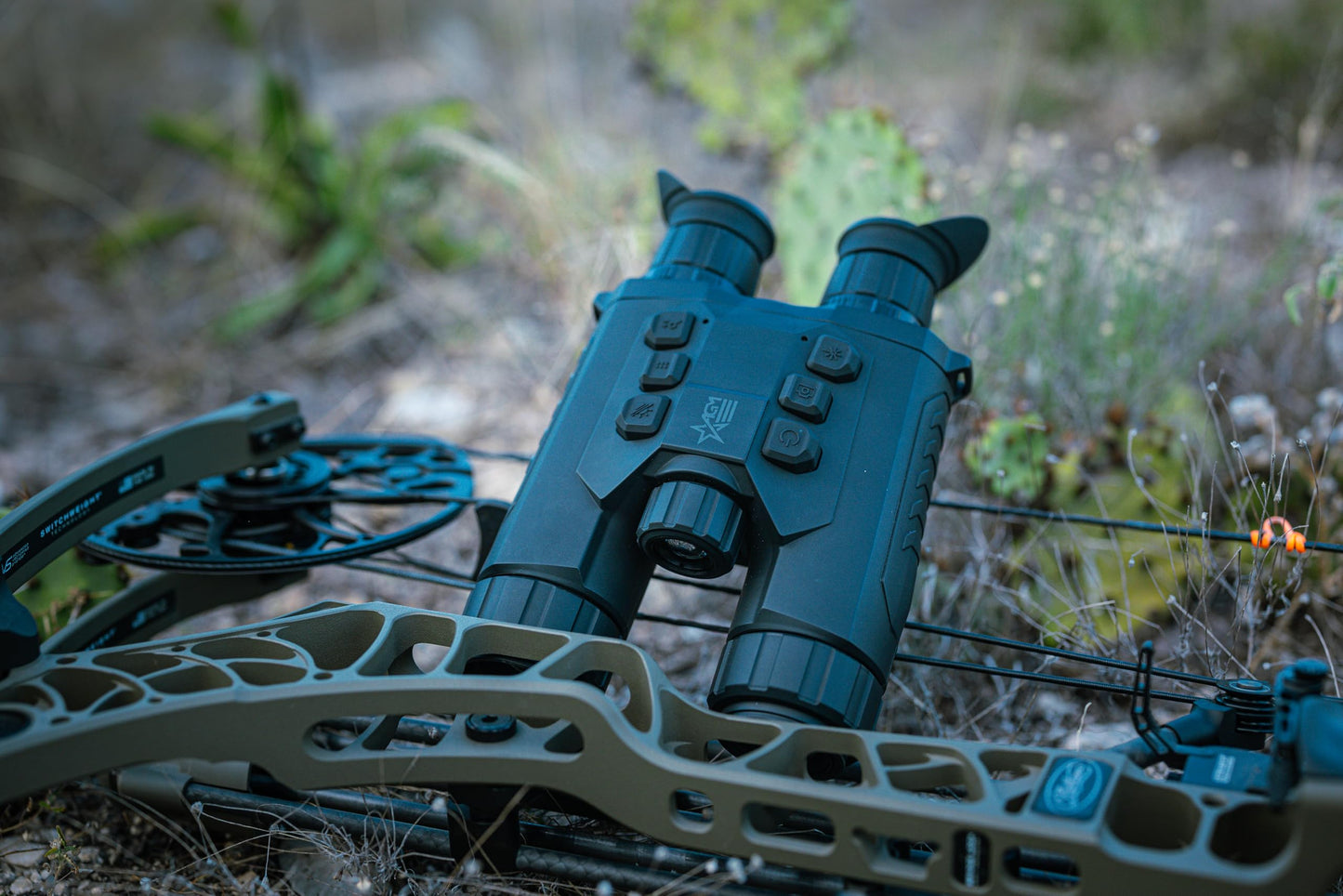 AGM Global Vision ObservIR LRF 25-256 Fusion Thermal Imaging & CMOS Binocular with Built-in Laser Range Finder, 12 Micron 256x192 (25 Hz), 4K, 25 mm Lens.