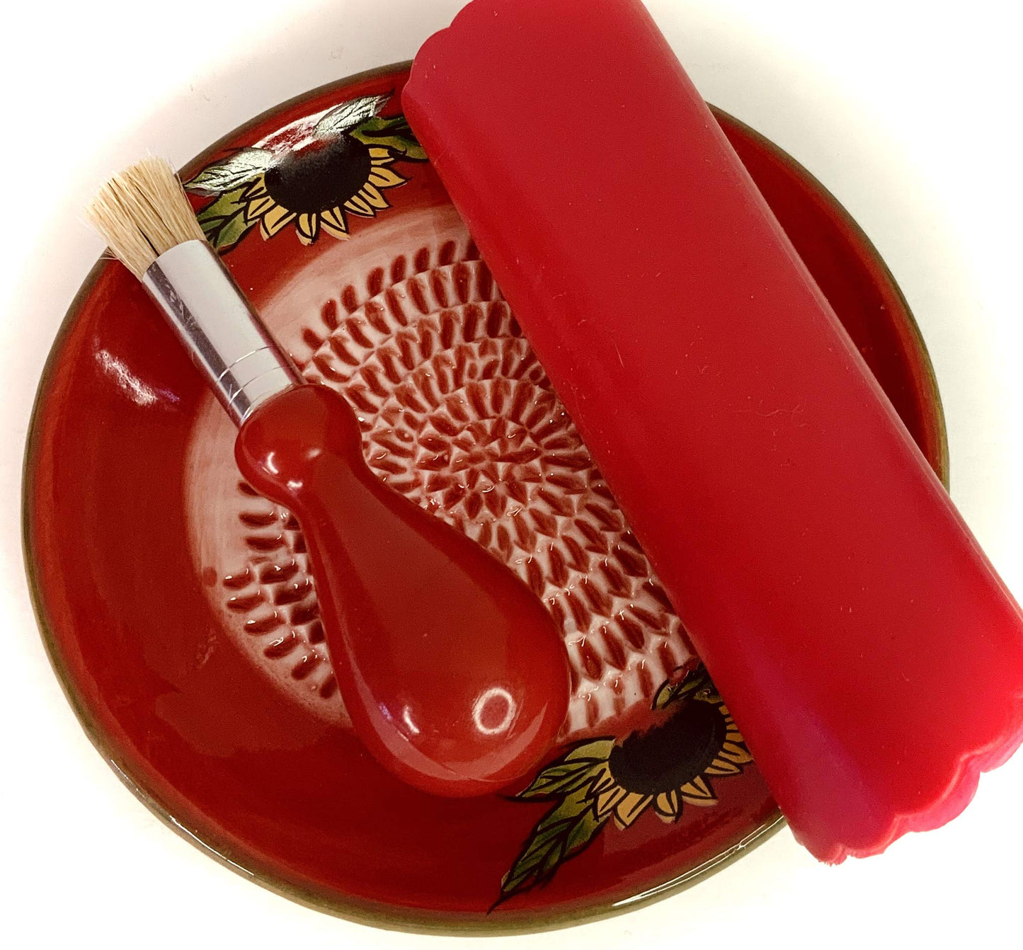 BonCera, All-in-one Premium Ceramic Garlic Grater Plate 4-Piece Set - Red Sunflower Design, Classic Style - For Garlic, Ginger, Chocolate, and more! - Comes with 5.25" Plate, Peeler, Brush, and Stand