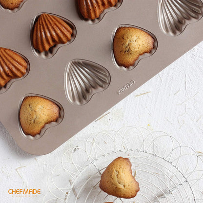 CHEFMADE Madeleine Mold Cake Pan, 12-Cavity Non-Stick Heart-shaped Bakeware for Oven Baking (Champagne Gold)