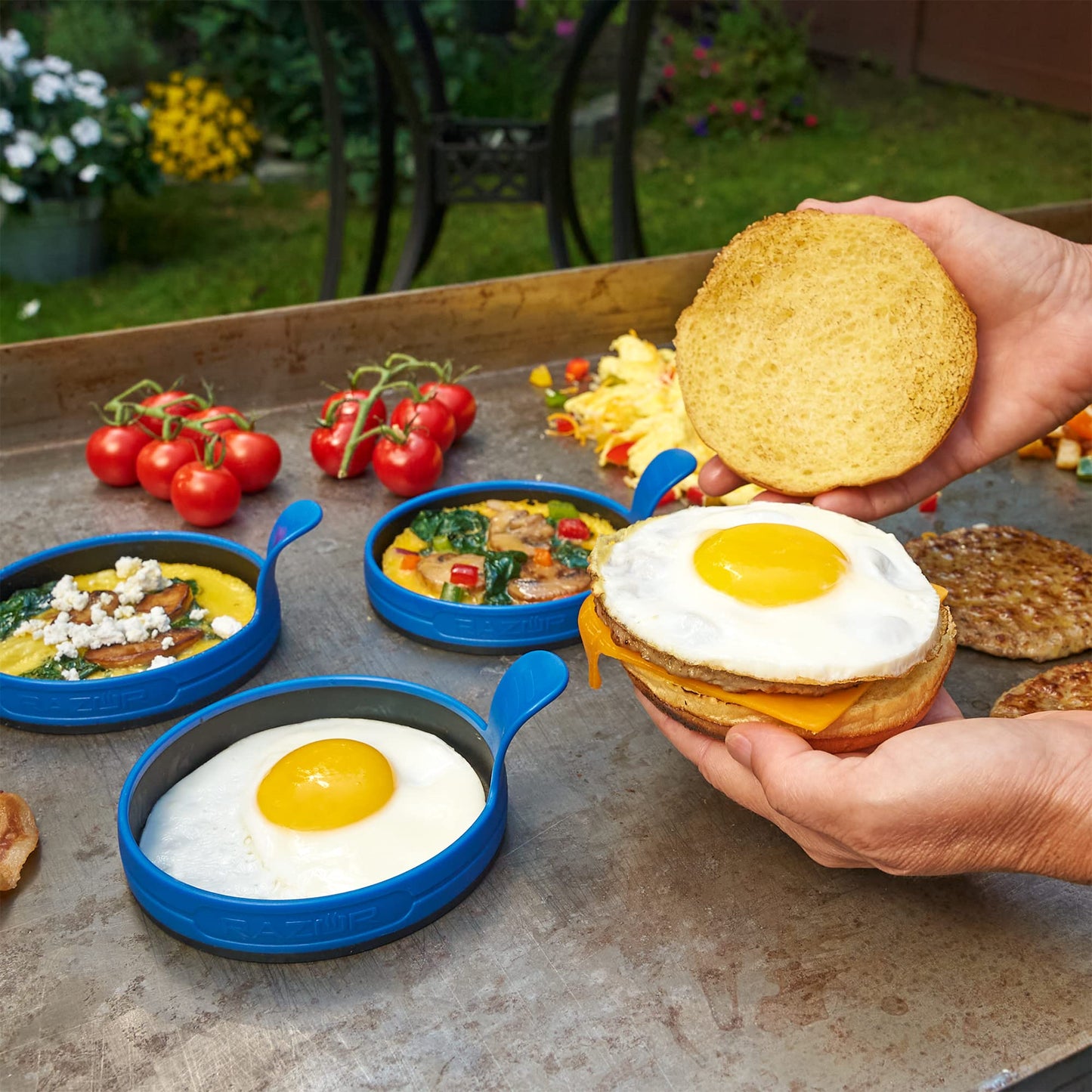 RAZOR Silicone Egg Ring with Easy Grip Handle for Perfectly Round Eggs, 4 Pack