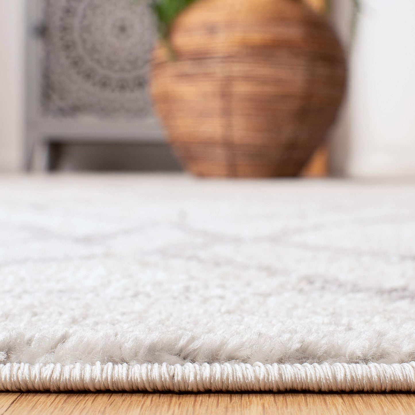 SAFAVIEH Adirondack Collection Area Rug - 10' x 14', Ivory & Grey, Modern Moroccan Design, Non-Shedding & Easy Care, Ideal for High Traffic Areas in Living Room, Bedroom (ADR162A)