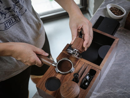 KNODOS Echo Tamper 58mm – Walnut Calibrated Coffee Tamper with Click Feedback, Stainless Steel Base – Premium 30LB Spring Loaded Espresso Tool for Perfectly Even Tamping Pressure