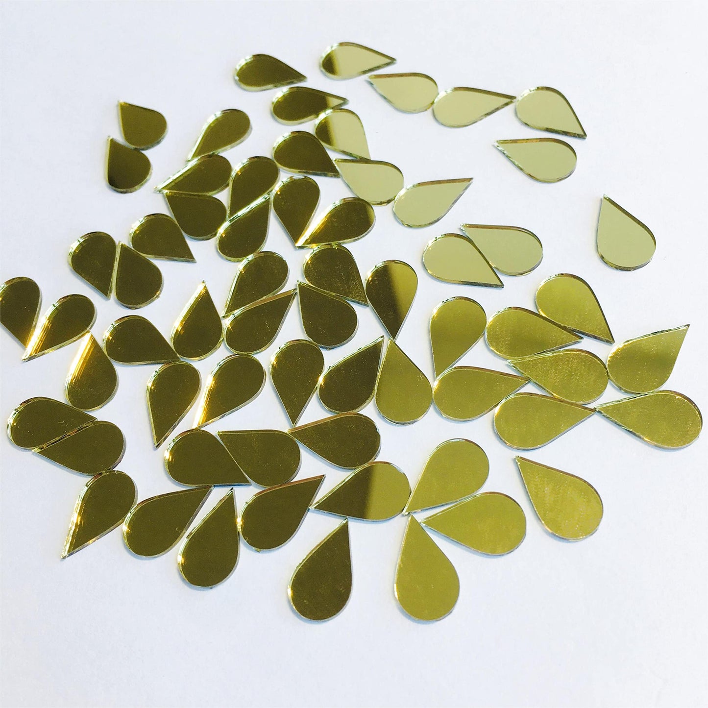 200 Pcs Mini Teardrop Shape Mirror Mosaic Tiles for Craft Work, Disco Ball Mirror, Home Decor (Gold)