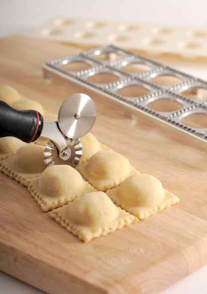 Norpro Grip-EZ Pastry/Ravioli Wheel, 1 piece, Black