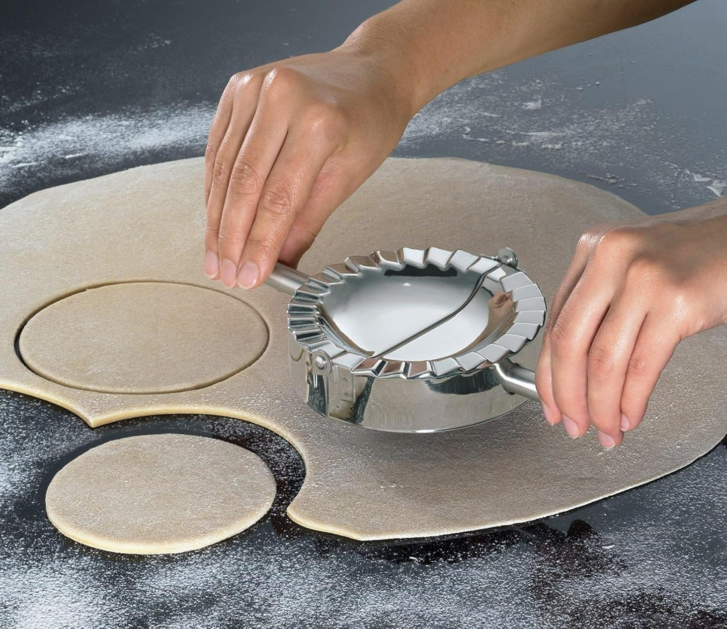 Stainless Steel Ravioli Mold Dumpling Press Maker - Pierogie Pie Crimper, Kitchen Gadgets, 4 Inch