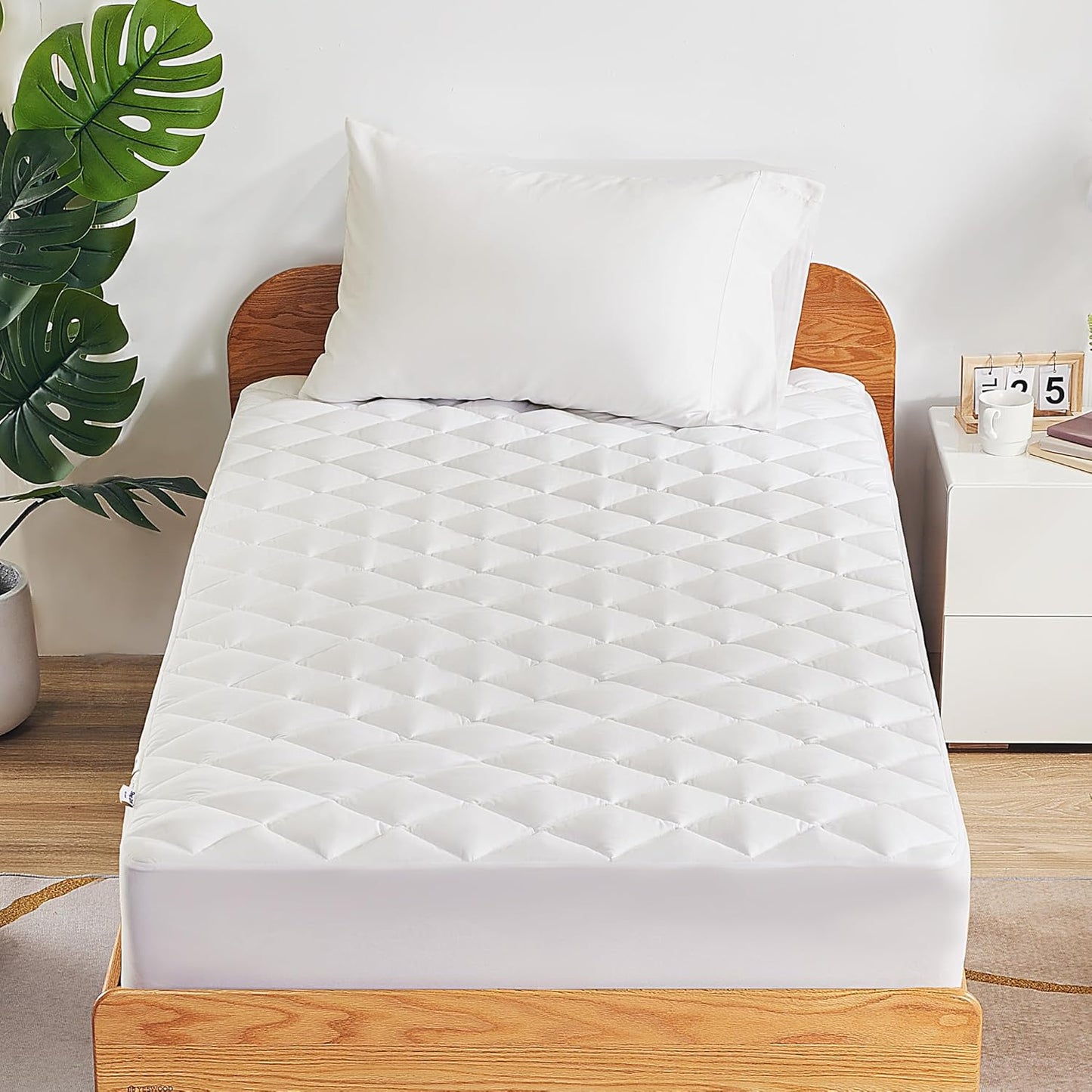 SLEEP ZONE Breathable Twin Mattress Pad - Machine Washable Quilted Fitted Cover, Deep Pocket up to 21" (White)