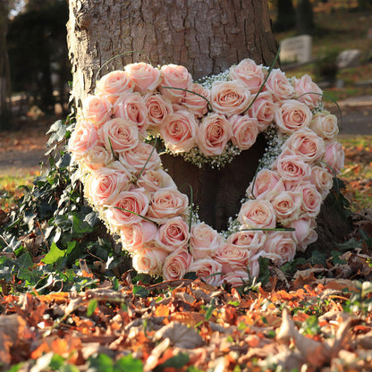 TEHAUX Heart-Shaped Floral Holder with Suction Cup 15.74X15.35X1.77In Flower Rack for Wedding Car Decoration Floral Arrangement Accessory for Special Events