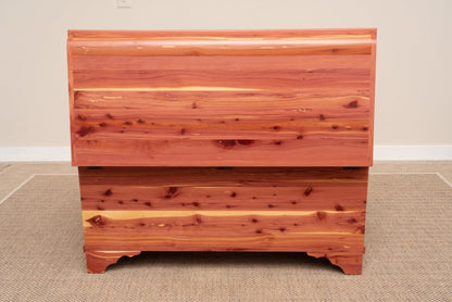 Rustic Red Door Co. Cedar Hope Chest with Waterfall Top and Tray, Amish Made Wooden Storage Trunk Box for Bedroom, Blanket, Clothes, Anti-Slam Hinges and Lock, Cedar Wood, Natural Stain, 36" Long