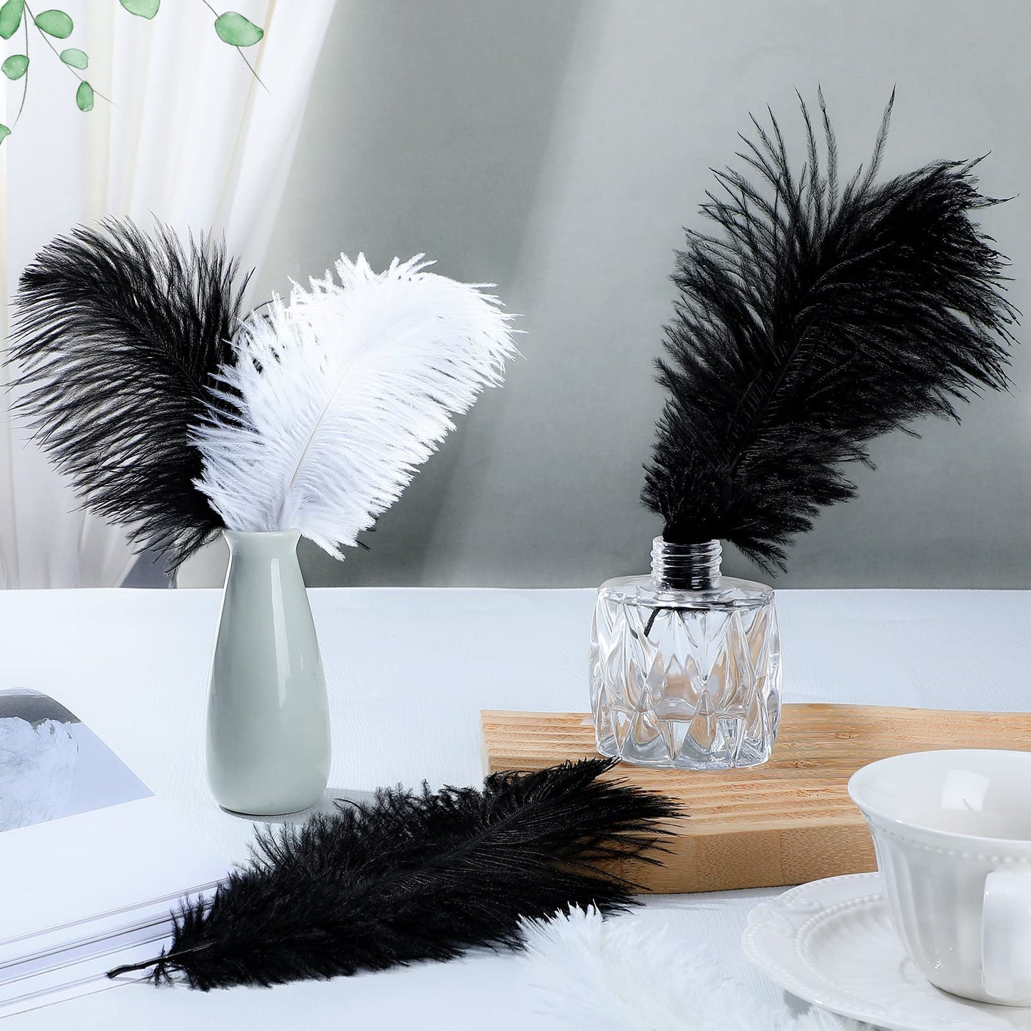 Giegxin 100 Pcs Natural Ostrich Feathers Bulk for Centerpieces 8-10 Inch/ 20-25 cm White Black Ostrich Feathers for DIY Crafts Christmas Wedding Masquerade Party Decorations