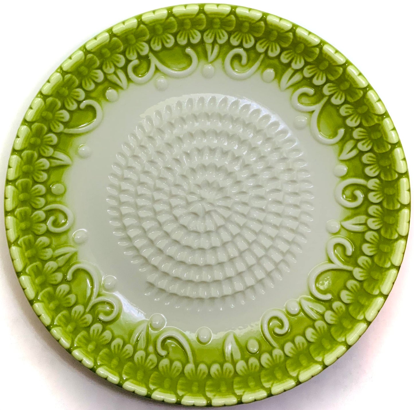 BonCera, All-in-one Premium Ceramic Garlic Grater Plate 4-Piece Set - Green Embossed Design and Style - For Garlic, Ginger, Chocolate, and more! - Comes with 5.25" Plate, Peeler, Brush, and Stand