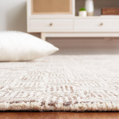 SAFAVIEH Area Rug 8x10 - Micro-Loop Collection - Large - Brown & Ivory, Handmade Wool, Geometric Design, Ideal for Living Room, Bedroom, Office, Dining Space (MLP537T)