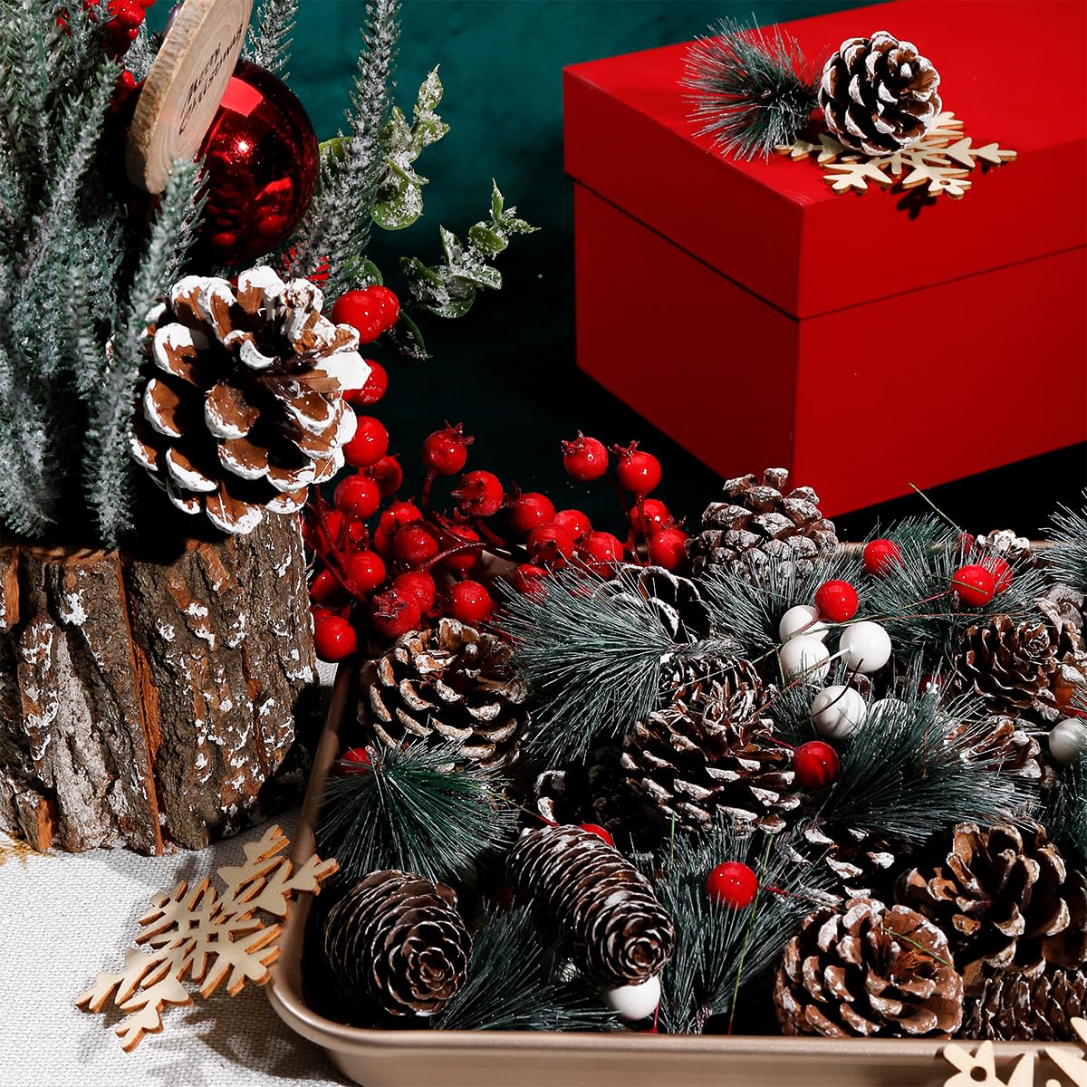 Biubumtu 108 Pcs Christmas Ornaments Pine Cones Berry Pine Branch Set Xmas Decorations for Home, Pinecones for Crafts Vase Filler Wreath Christmas Table Decor