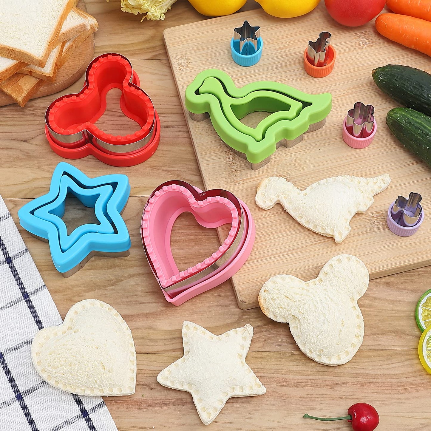 BakingWorld Sandwich Cutter and Sealer Set,14 Pcs Sandwich Maker Bread Cutters DIY Cookie Cutters Fruit Vegetable Cutter Shapes for Kids Boys & Girls Bento Lunch Box with 16 pcs Animal Food Picks