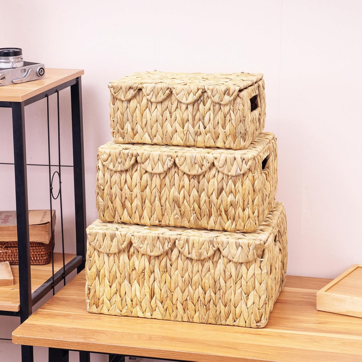 Set 3 LUSYDECO of Scalloped Edge Wicker Basket with Lid, Rectangle Wicker Storage Basket with Built-in Handles