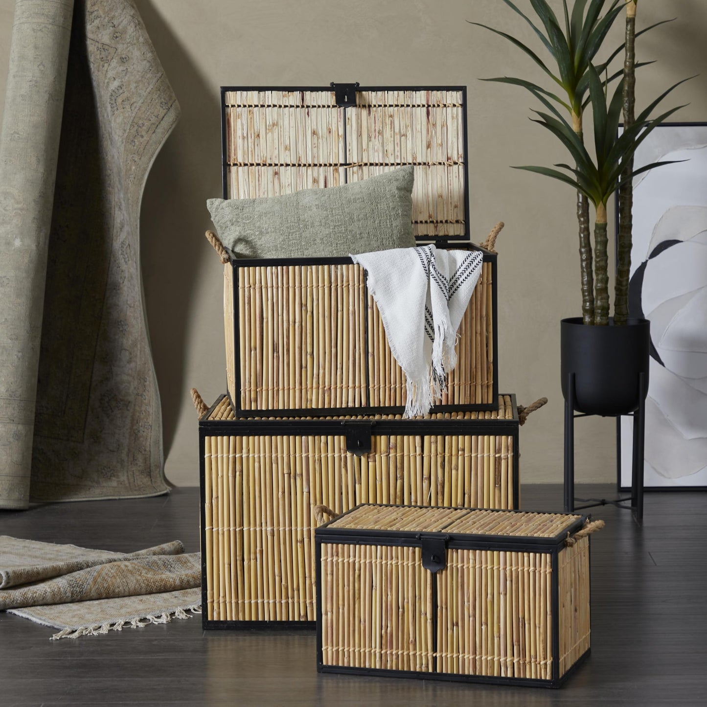 Deco 79 Rattan Handmade Decorative Trunk Nesting Decorative Large Boxes, Set of 3 Storage Trunks 25", 21", 18"W, Light Brown