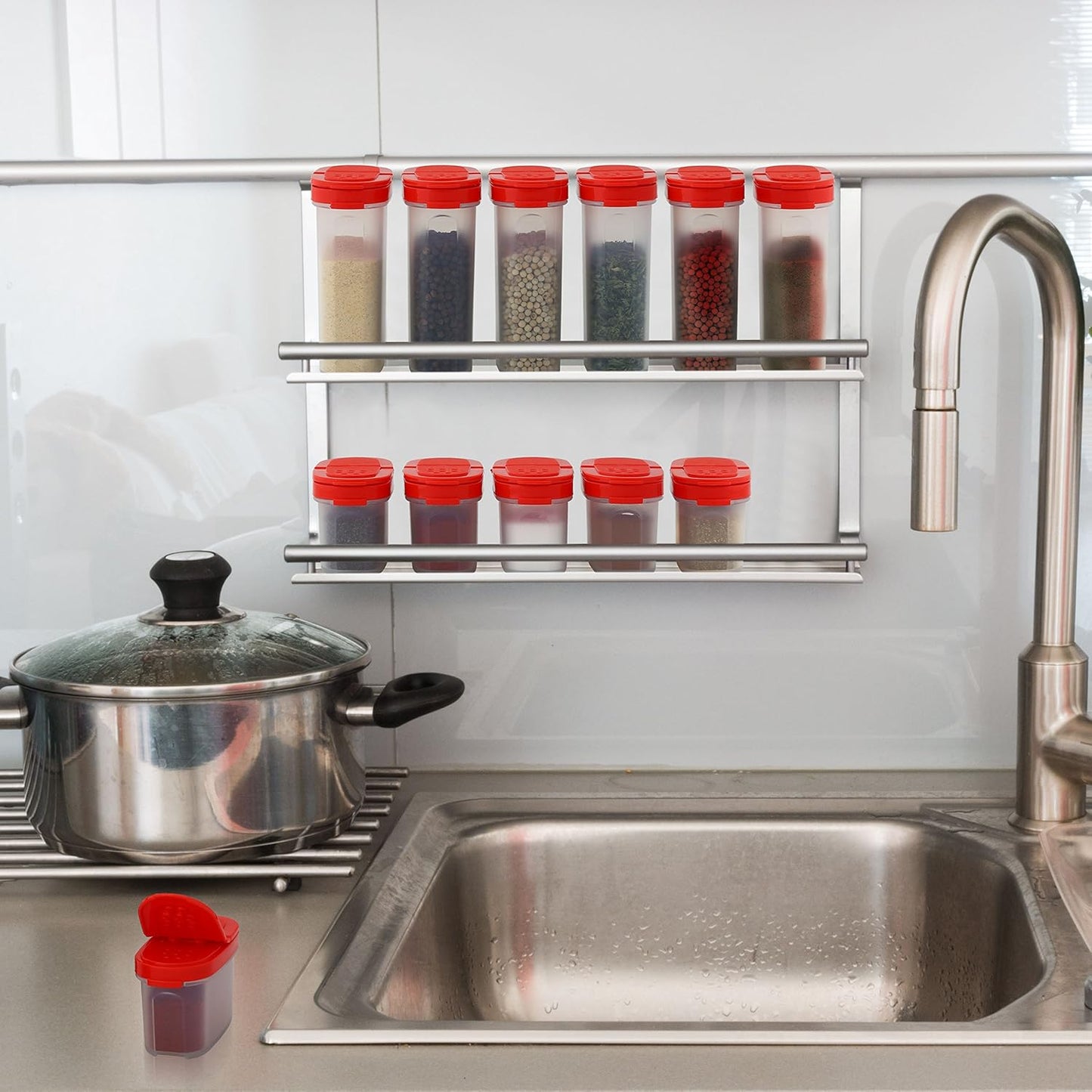 SIGNORA WARE Spice Jars Set - 8 and 4 oz Refillable Airtight Containers with 2 Way Pour/Sift Shaker Lids, 8 pk, Red