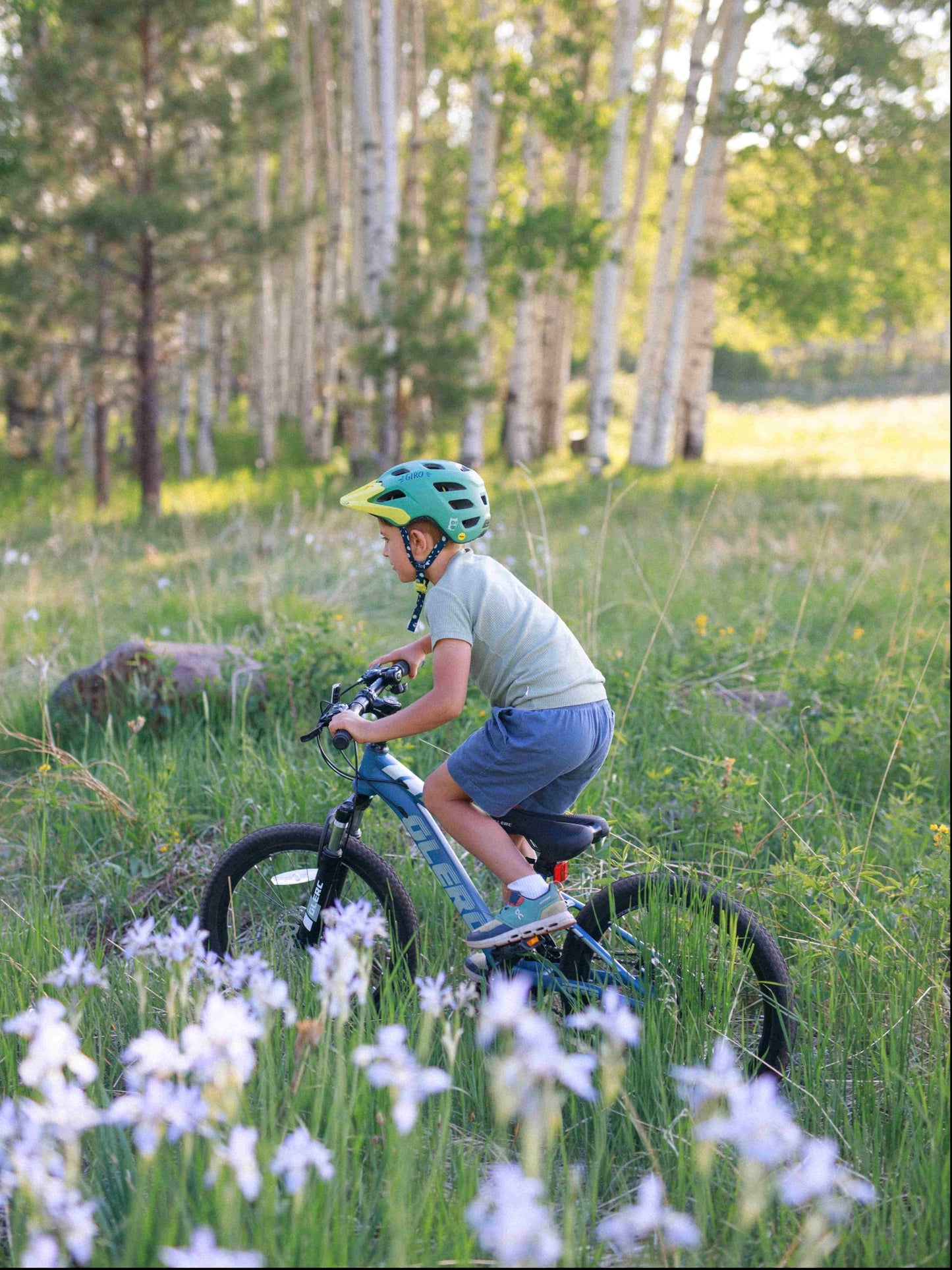 Glerc 24 Inch Kids Bike, Kids Mountain Bike for Boys and Girls Ages 6-10, 21-Speed Skyline Bicycle with Front Suspension and Disc Brakes, Blue