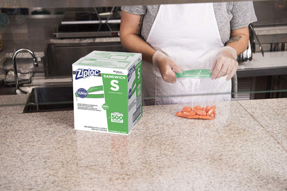 SC Johnson Professional Ziploc Brand Sandwich Bags, Food Storage Ziploc Brand Bags, Easy Open Tabs, Commercial Pack, 500 Count Box, for Professional Use Only