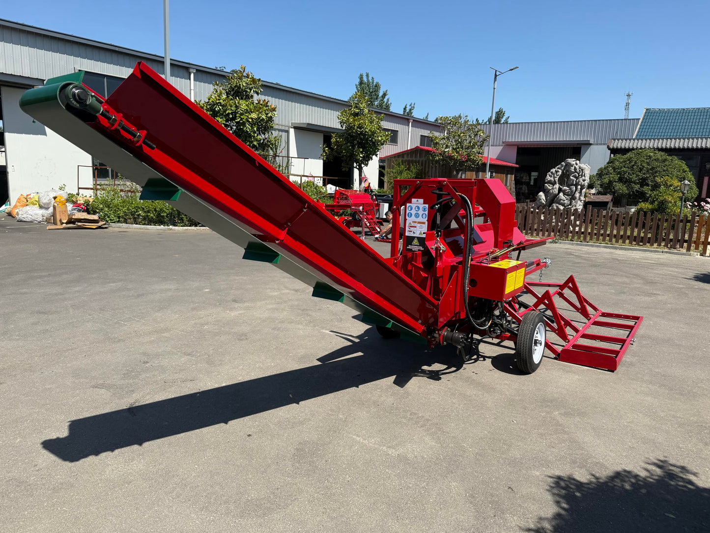 27T Firewood Processor with 739cc RATO Engine, 17.32″ Max Cut, 20″ Chainsaw, 6-Way Wedge, Log Lifter & 3M Conveyor – Full Hydraulic Control – Easy to Use for Home, Farm, Small Business