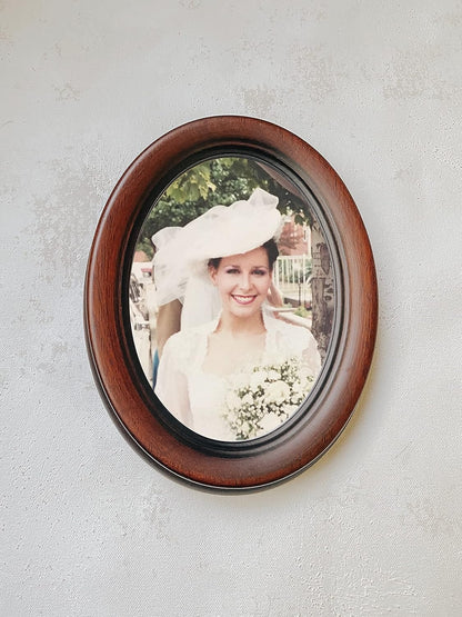 Classic Oval Picture Frame 5x7, Hand Made Solid Wood Frame with Stained Walnut Finish from Italy