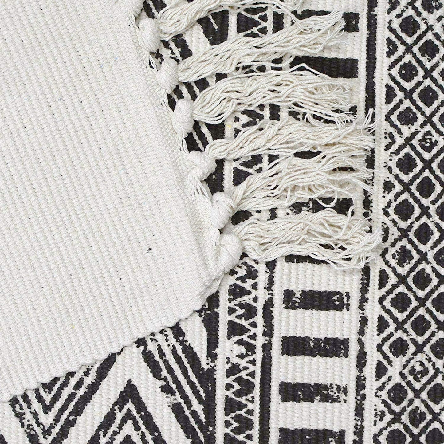 USTIDE Black & Cream Cotton Rug, Boho Rag Rug, Washable Farmhouse Bath Doormat, 2’×3’
