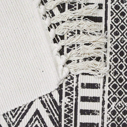 USTIDE Black & Cream Cotton Rug, Boho Rag Rug, Washable Farmhouse Bath Doormat, 2’×3’