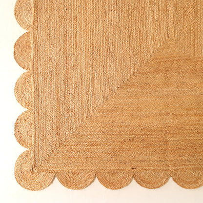 VEVARA HOMES Scalloped Natural Jute Area Rug 8x10ft – Handwoven Natural Fiber Rug for Living Room, Bedroom, and Entryway, Rustic & Boho Style