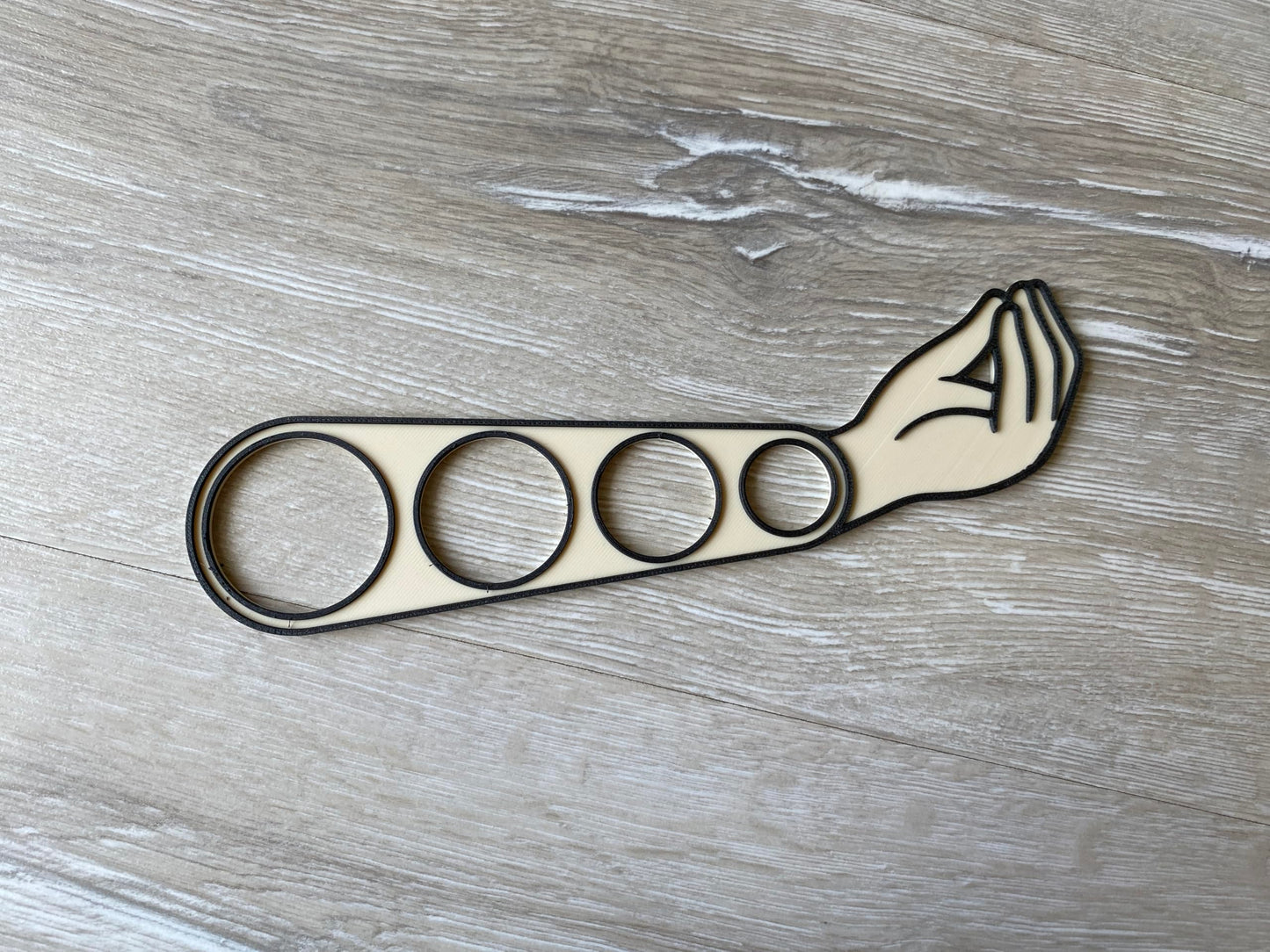 Italian Hand Gesture Spaghetti Portion/Measure Tool - Accurate Pasta Serving Size Guide, Unique Kitchen Gadget, Pasta Portion Tool