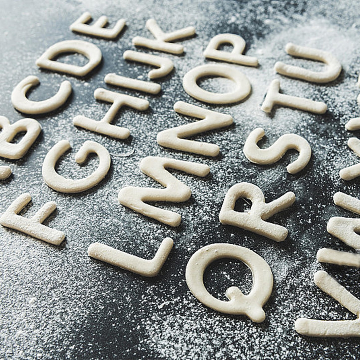 Alphabet Cookie Cutter Tool Set, 26 Pcs 1 Inch Stainless Steel Cookie Cutter Set Fondant Biscuit Fruit Dough Mold Tools for Halloween, Christmas,Birthday Party Decorations (Small-Letter)