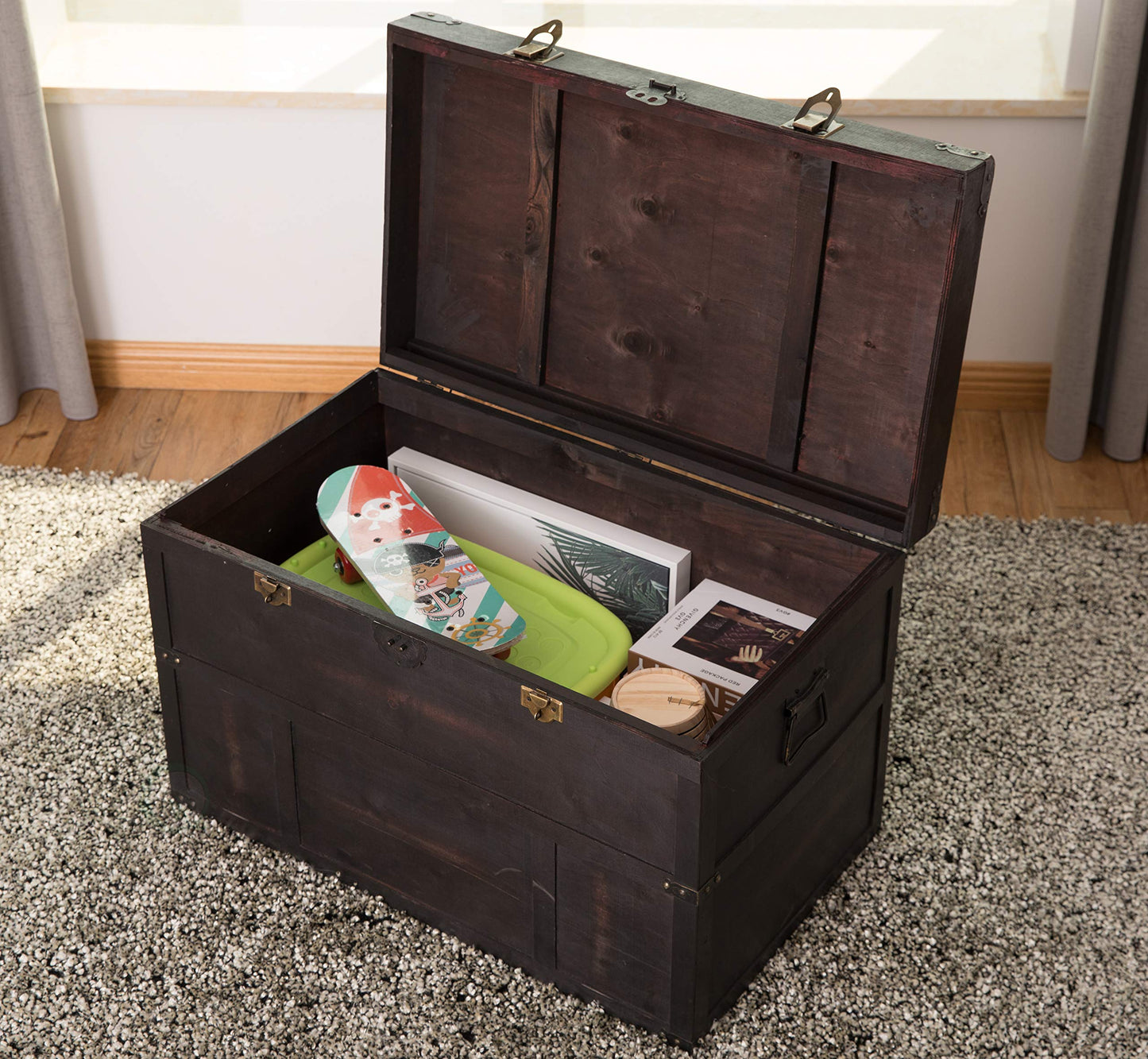 Vintiquewise(TM) Old Cedar Style Large Chest