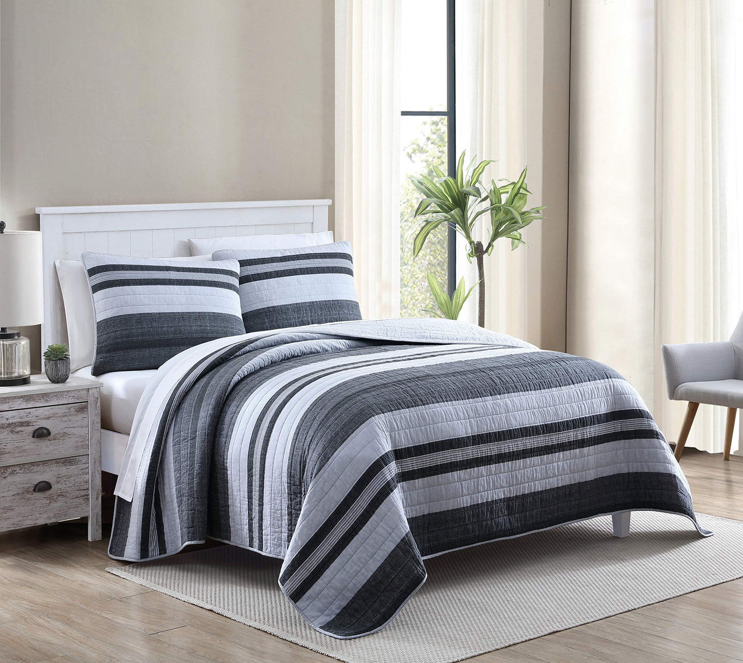 Nautica – Queen Quilt Set, Reversible Bedding with Matching Shams, Stripe Room Decor, Lightweight Bed Set, College Dorm Room Essentials (Ardmoore Grey)