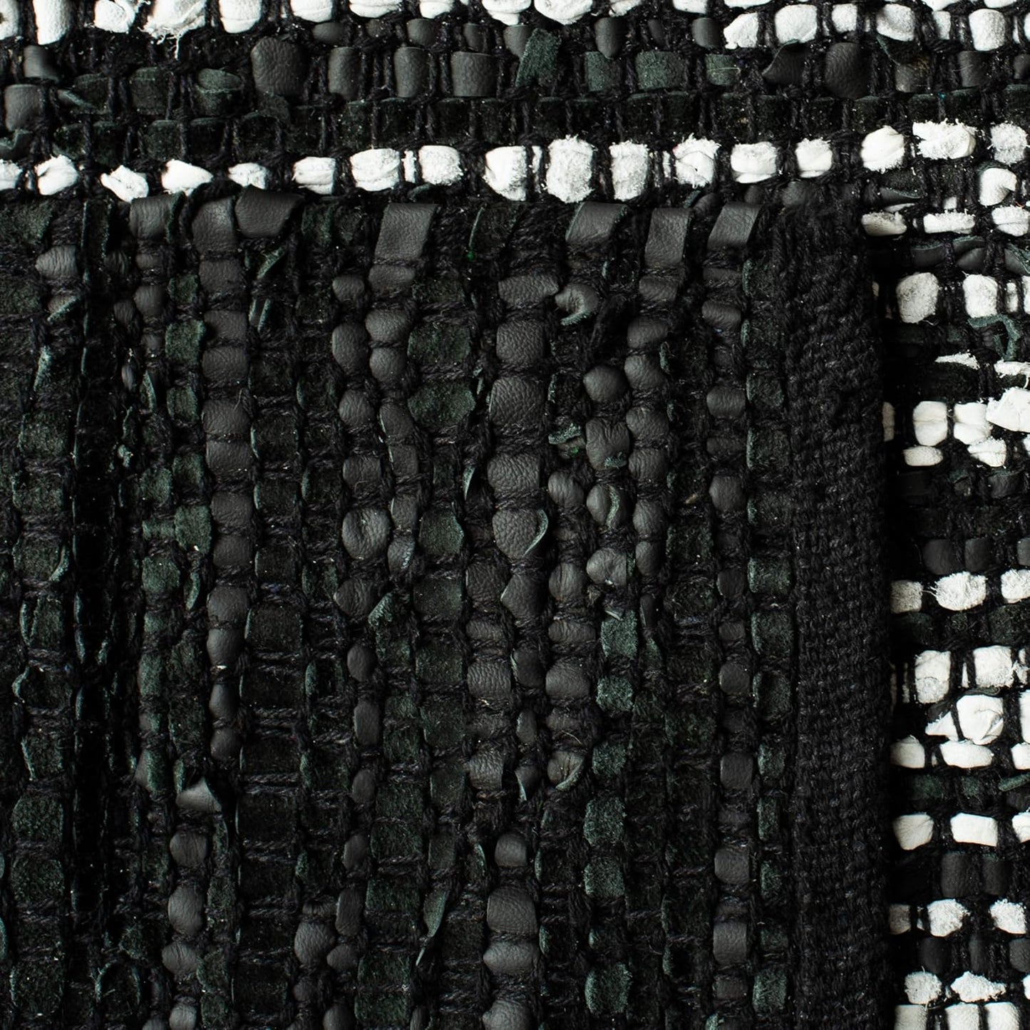 SAFAVIEH Vintage Leather Collection Accent Rug - 2' x 3', Light Grey & Black, Handmade Modern Leather