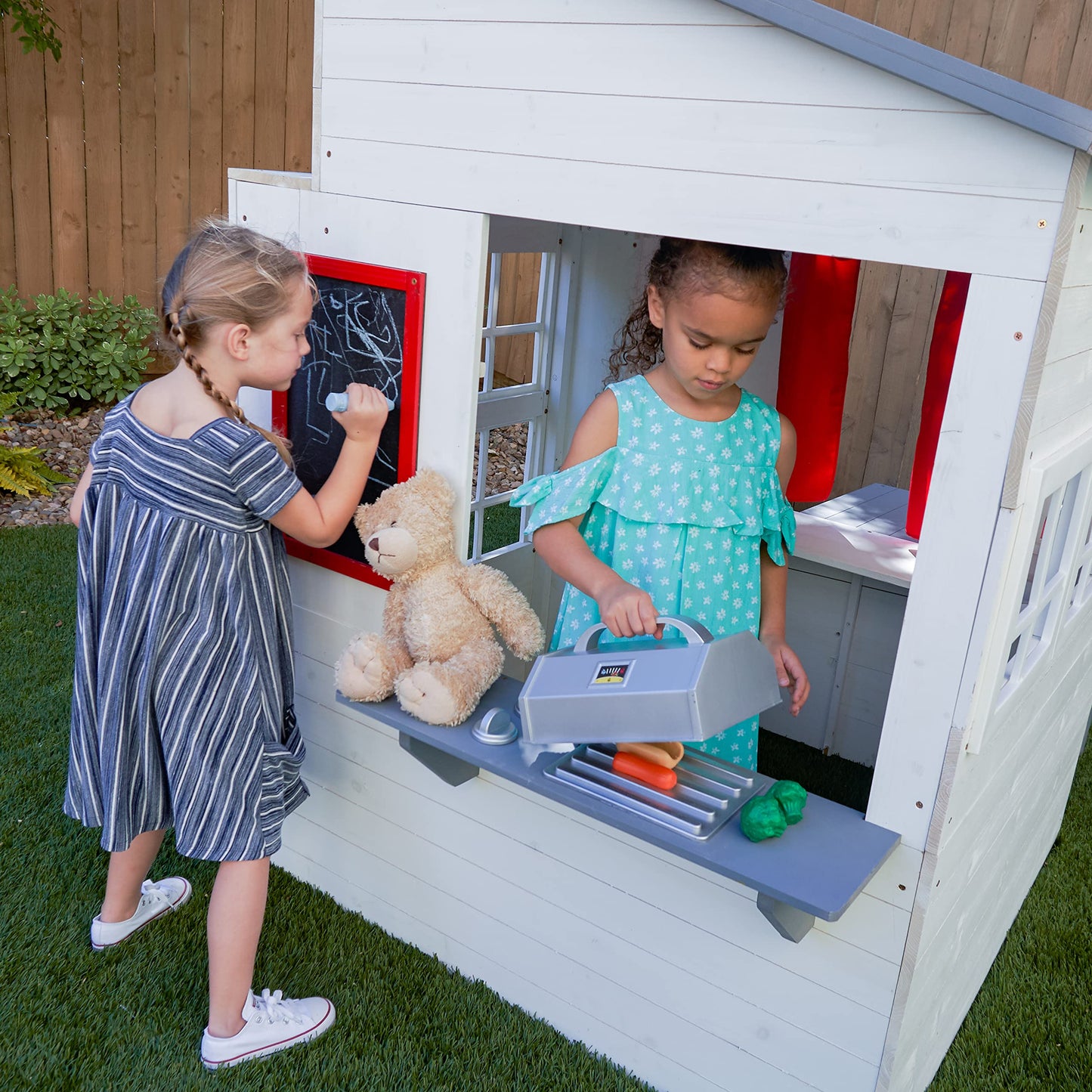 KidKraft Modern Outdoor Wooden Playhouse with Picnic Table, Mailbox and Outdoor Grill, White
