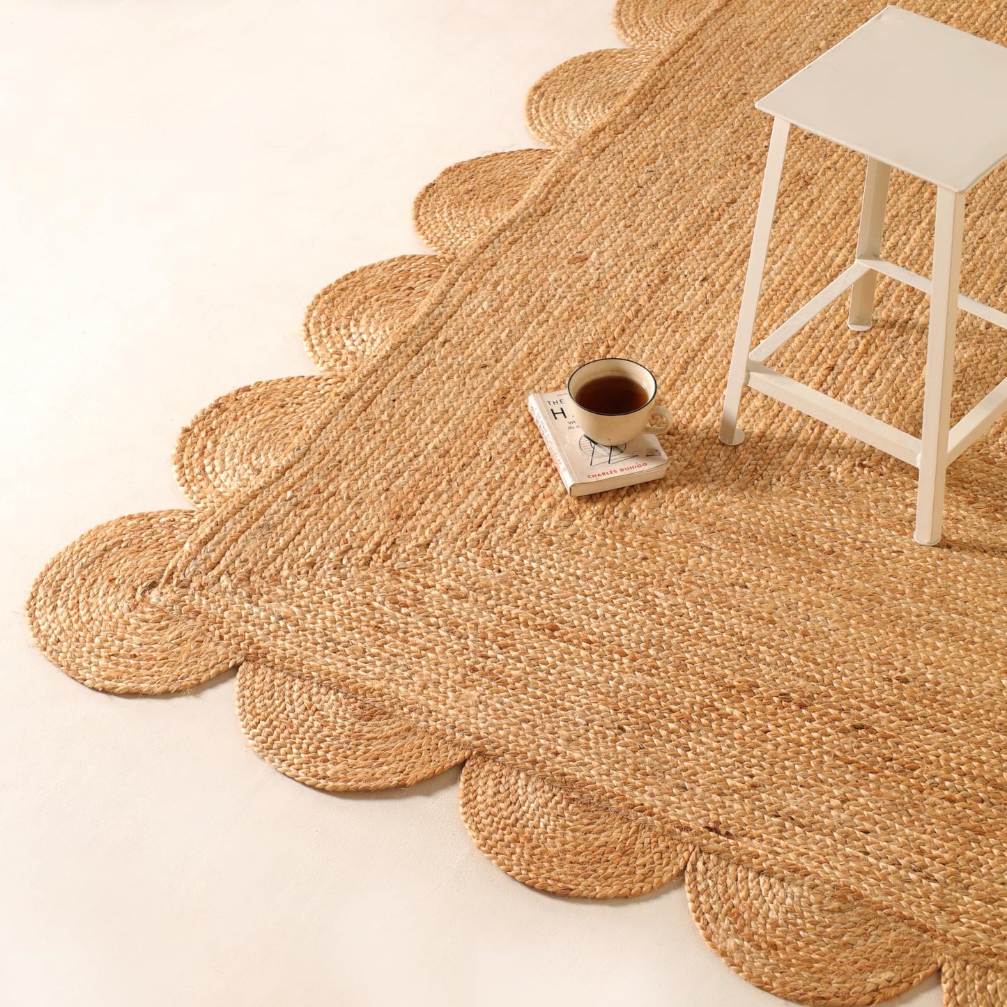 VEVARA HOMES Scalloped Natural Jute Area Rug 8x10ft – Handwoven Natural Fiber Rug for Living Room, Bedroom, and Entryway, Rustic & Boho Style