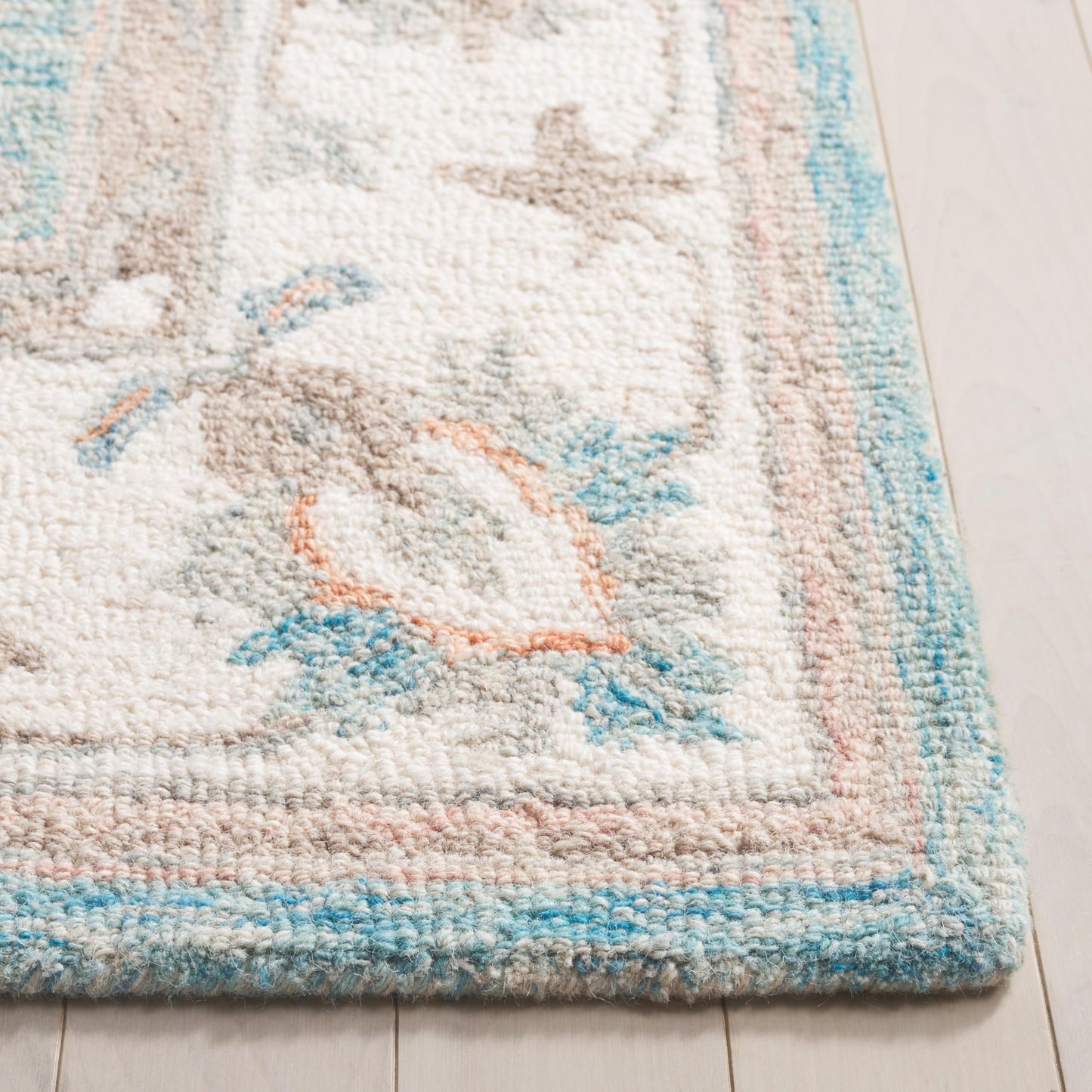 SAFAVIEH Area Rug 8x10 - Heritage Collection - Large - Light Blue & Ivory, Handmade Wool, Ideal for Living Room, Bedroom, Dining Space (HG125M)