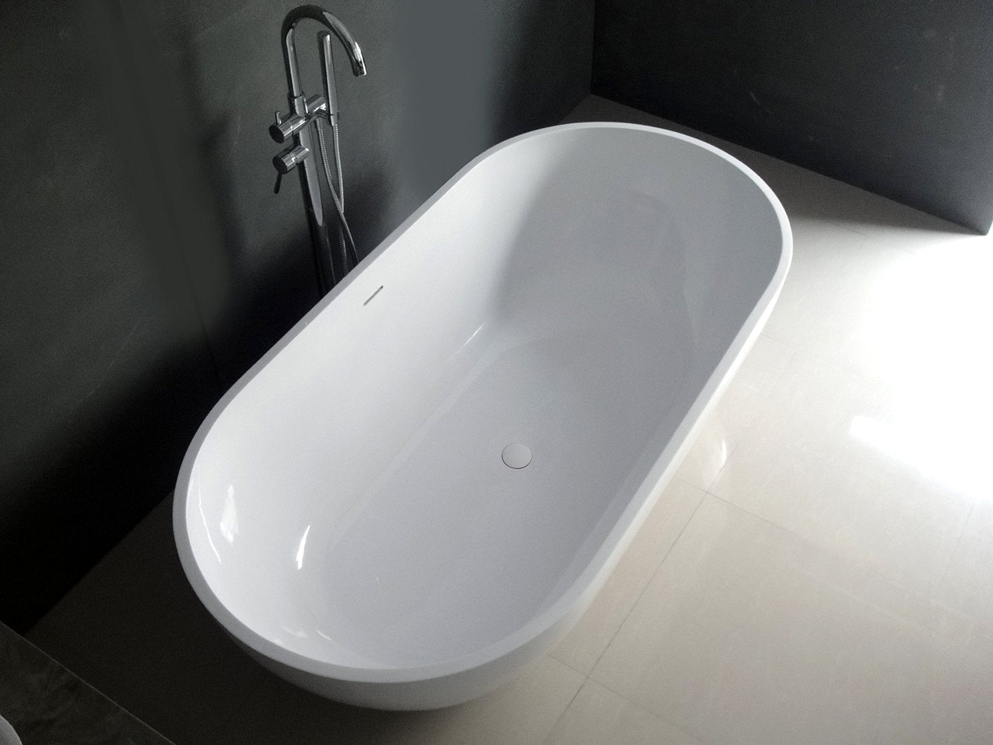 Aqua Eden VRTRS703520 Arcticstone 70-Inch Solid Surface White Stone Freestanding Tub with Drain, Matte White