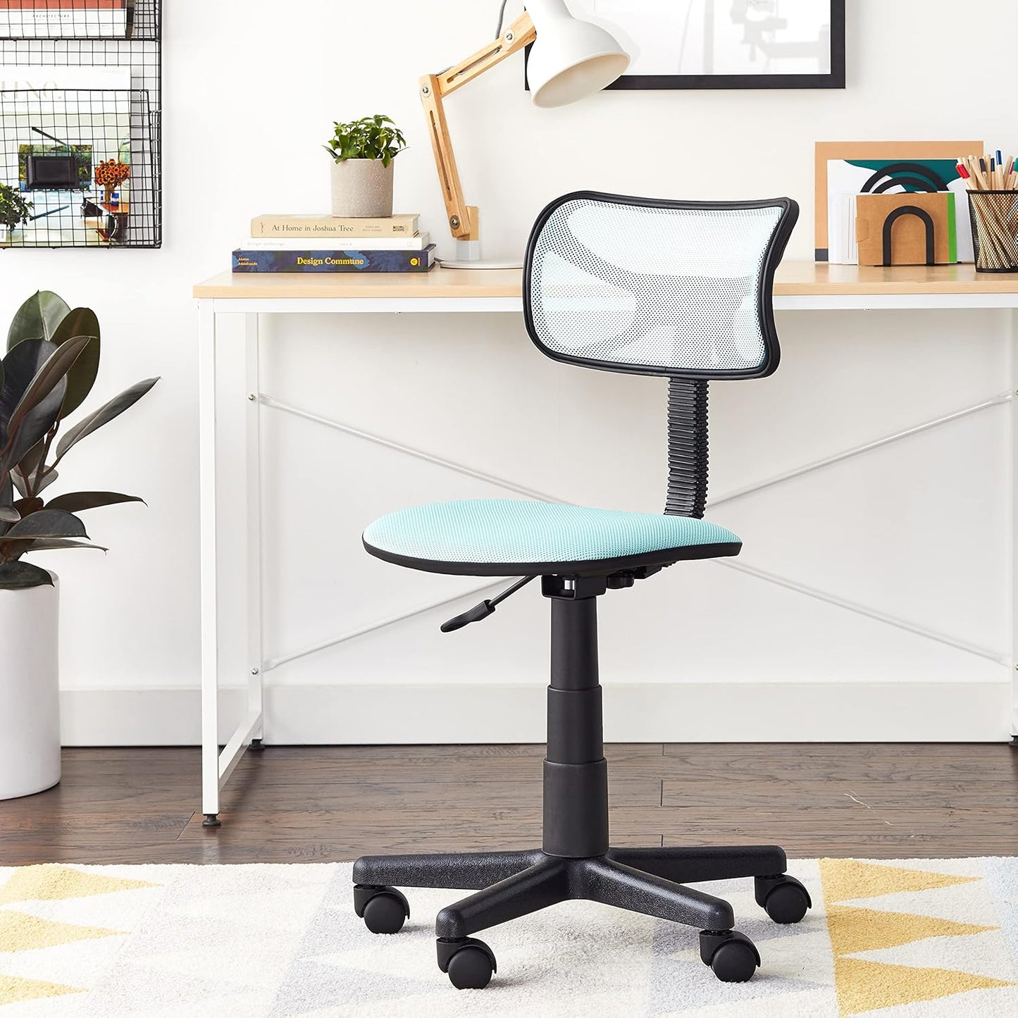 Urban Lifestyle Swivel Mesh Desk Chair, Blue, 20.86D x 22W x 33.46H in