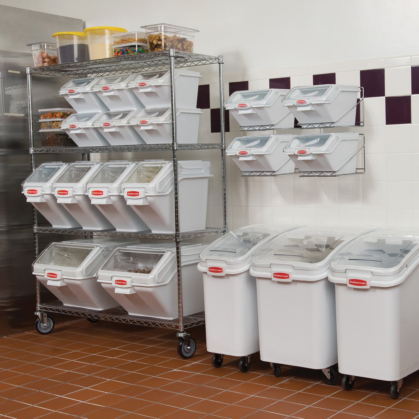 Rubbermaid Commercial Products ProSave Shelf Food Ingredient Bin with Scoop 40-Cup White Kitchen Food Storage Sugar/Grains/Rice/Baking Supplies