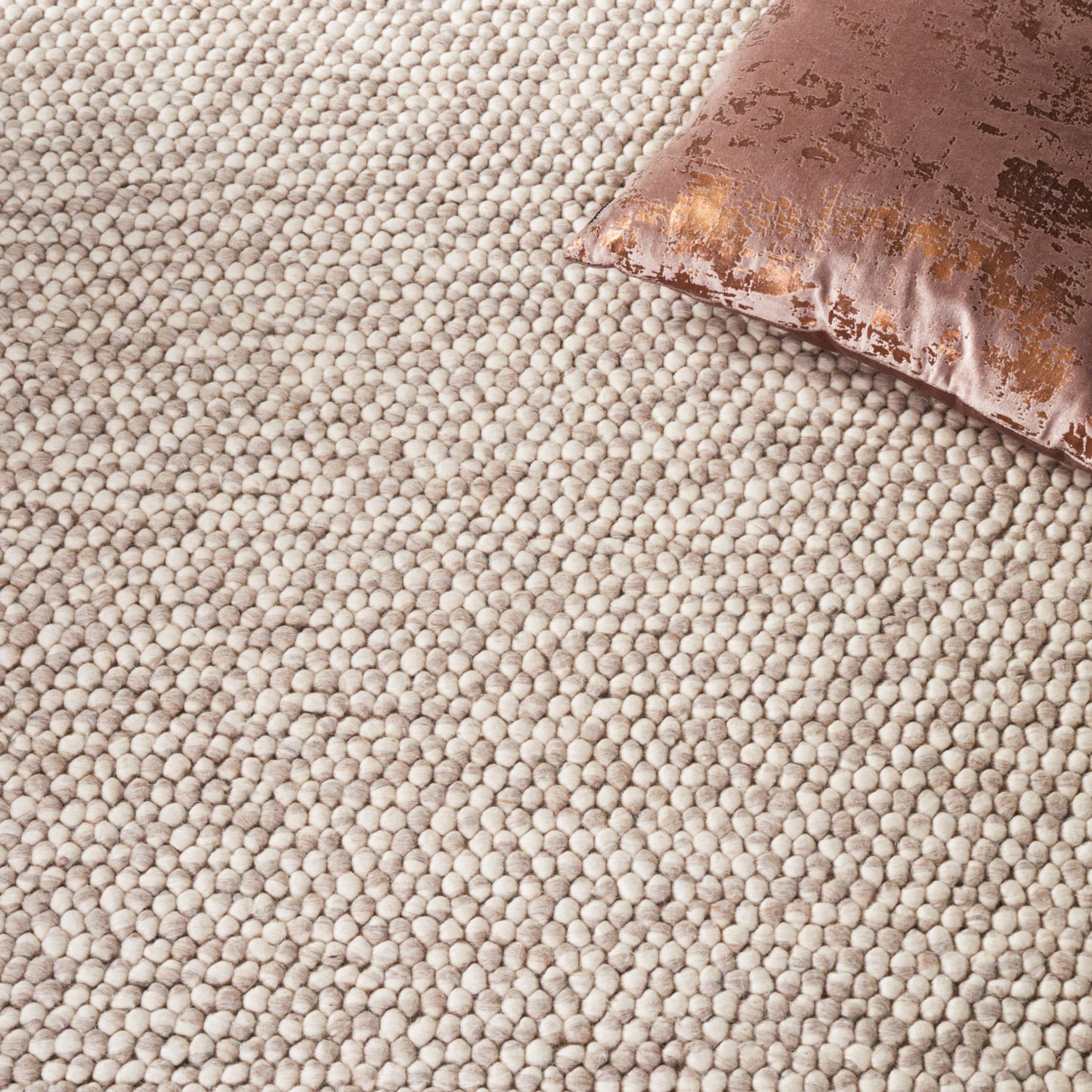 SAFAVIEH Area Rug 8x10 - Natura Collection - Large - Beige, Handmade Wool Blend, Textured Design, Ideal for Living Room, Bedroom, Dining Space (NAT620B)
