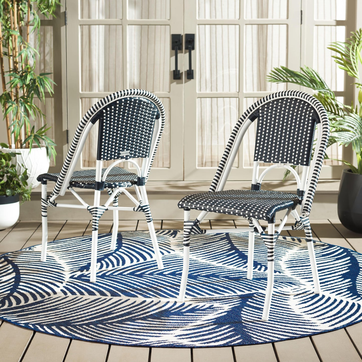 SAFAVIEH Outdoor - Torino Bistro Chair Set of 2 - Navy & White - Faux Wicker & Aluminum Frame - Bistro Side Chair Design - Ideal for Patio, Deck, Sunroom, Dining Area, 18" Seat Height (PAT7550F-SET2)