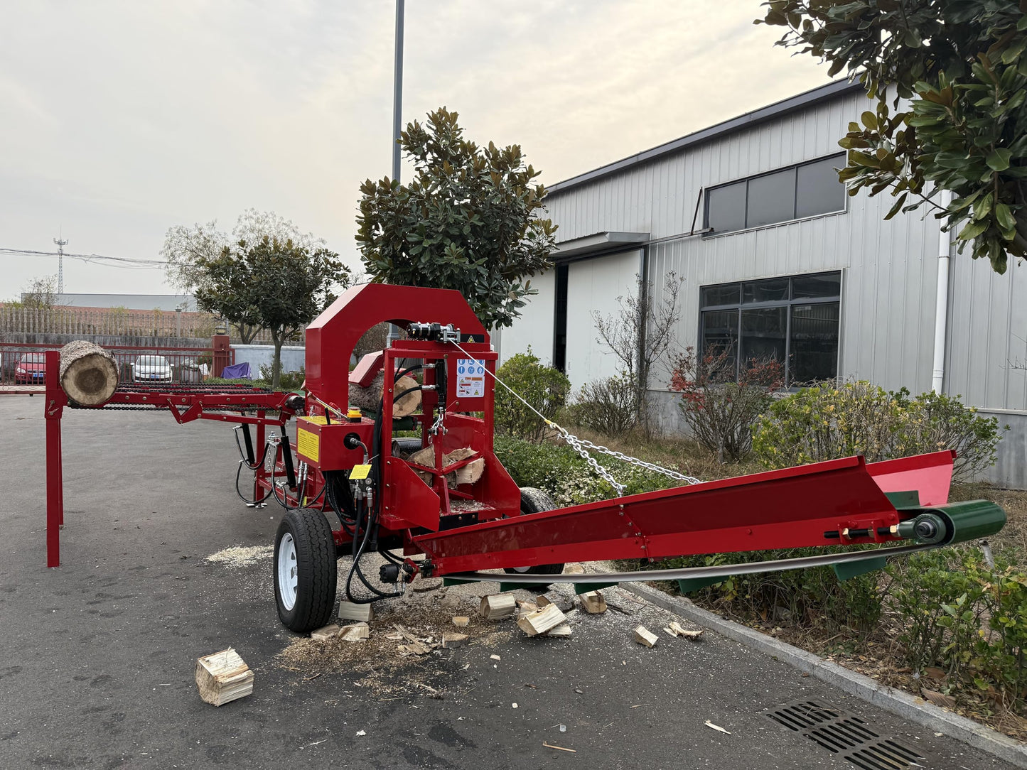 45T Firewood Processor with 20HP GX630 Engine, 19.6″ Max Cut, 25″ Chainsaw, Have Chain Table, 3M Conveyor, Full Hydraulic Control– Easy to Operate for Home, Farm, Small Business – CA Shipping