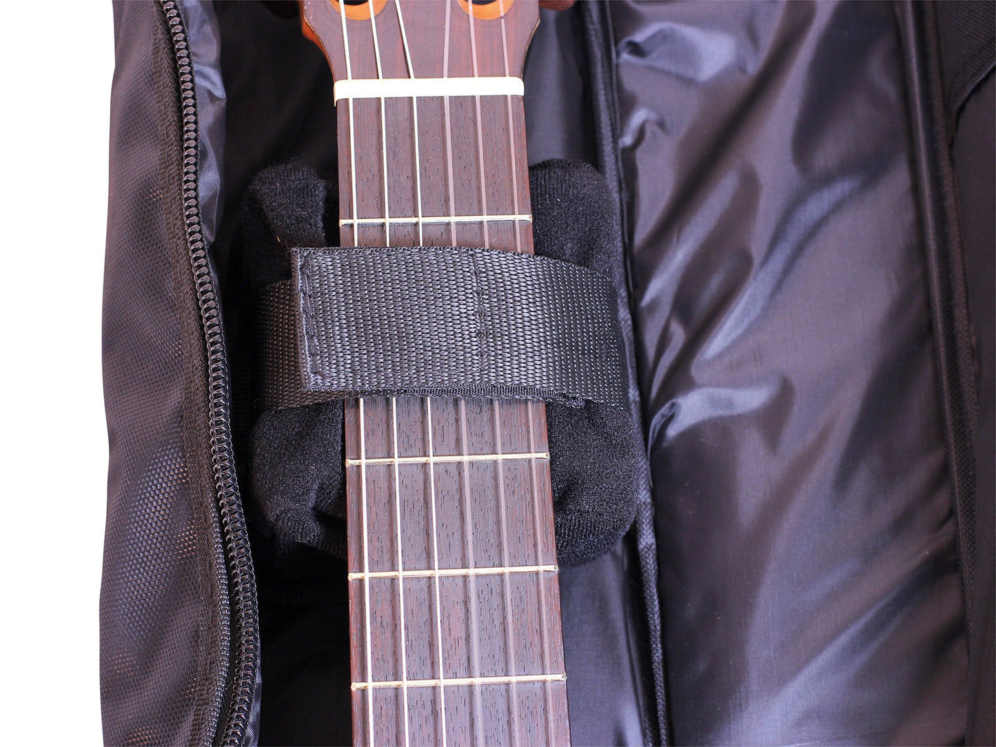 Kremona Soloist S62C OP 7/8 Size Beginner Classical Guitar – Solid Cedar Top – Handmade in Europe – Nylon Strings – Padded Gig Bag Included