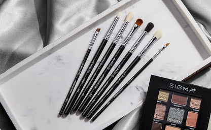 Sigma Beauty E38 Diffused Crease Brush - Blending Brush For Corner Eyelids - Eyeshadow Application and Fluffy Blending Brush - Apply Pigment and Blend Harsh Lines