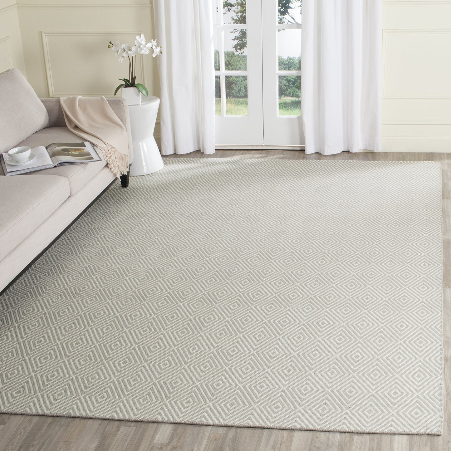 SAFAVIEH Area Rug 8x10 - Wilton Collection - Large - Light Grey & Ivory, Hand-Hooked Wool, Ideal for Living Room, Bedroom, Office, Dining Space (WIL715D)